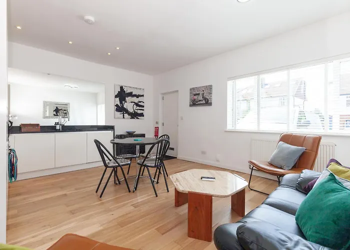 23A Wharton Road