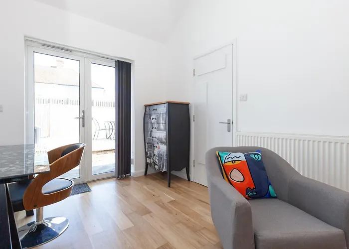 23A Wharton Road