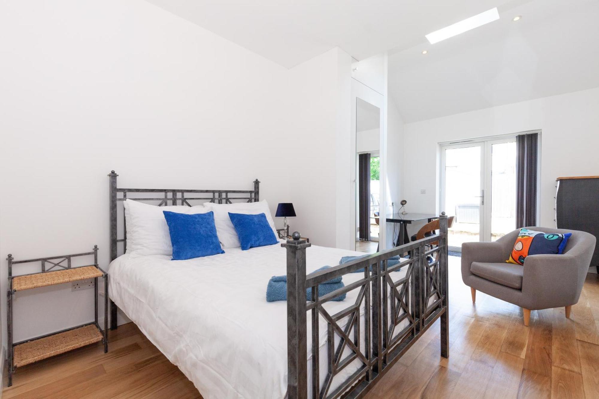 23a Wharton Road *