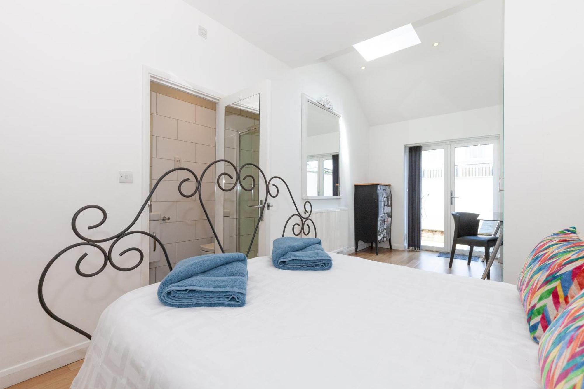 23a Wharton Road Apartment